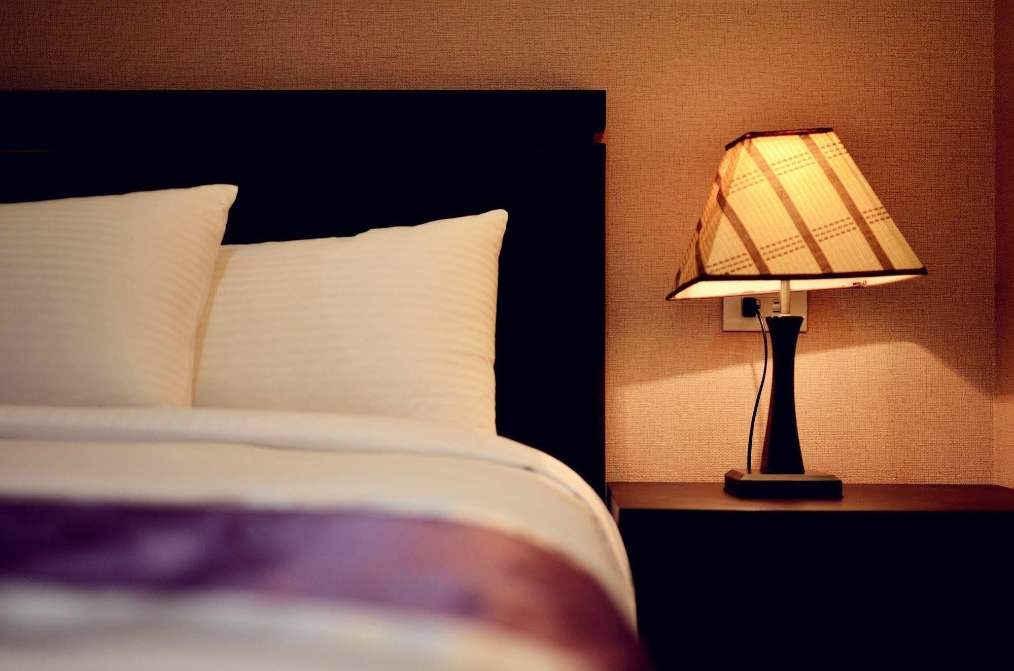 King Town Hotel Luodong Bagian luar foto